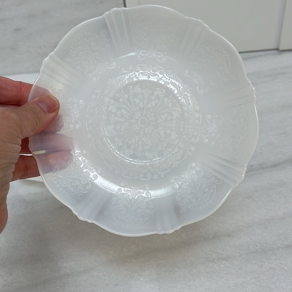 Vintage Depression Macbeth White American Sweetheart Opaline Small Glass Plates - Picture 2 of 7
